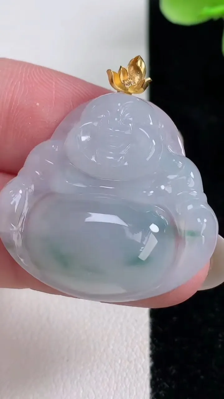 天然A货翡翠种飘花佛公吊坠，尺寸28.8-30.5-5.5，重量:7.99g
12月14日