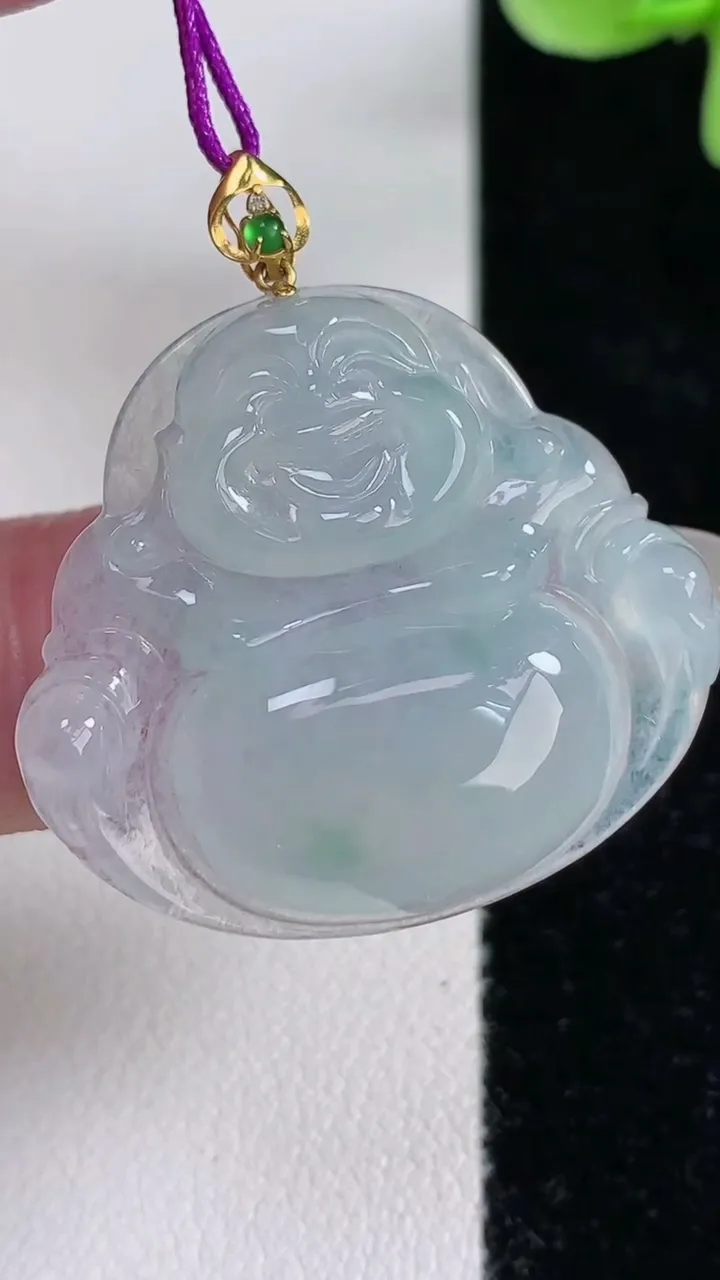 天然A货翡翠佛公吊坠，尺寸27.6-30.7-5.4，重量:7.35g
12月14日