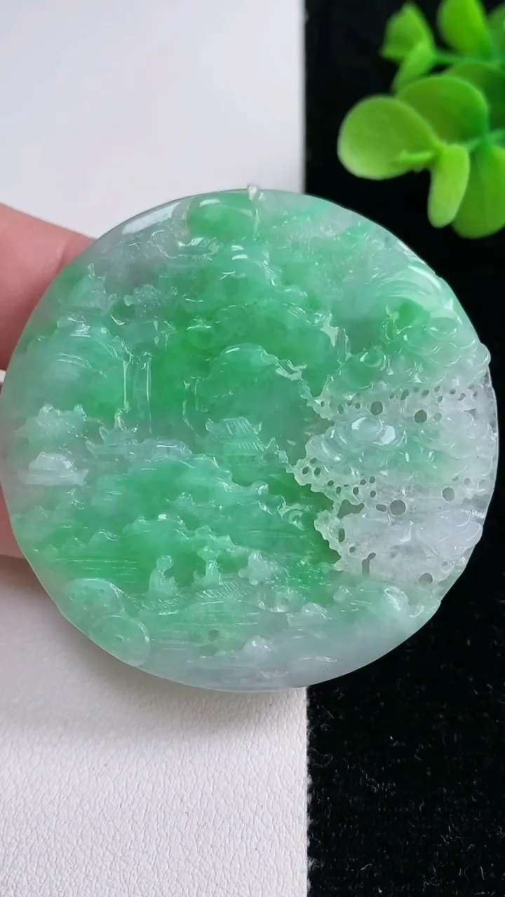 天然A货翡翠山水牌吊坠，尺寸22.5-4.5，重量:26.88g
12月14日