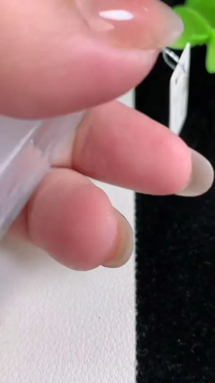 天然A货翡翠大日如来吊坠，尺寸56-35.4-9.2，重量:38.72g
12月14日