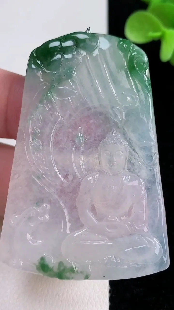 天然A货翡翠冰种飘花大日如来吊坠，尺寸57.6-39.4-4，重量:23.35g
12月14日