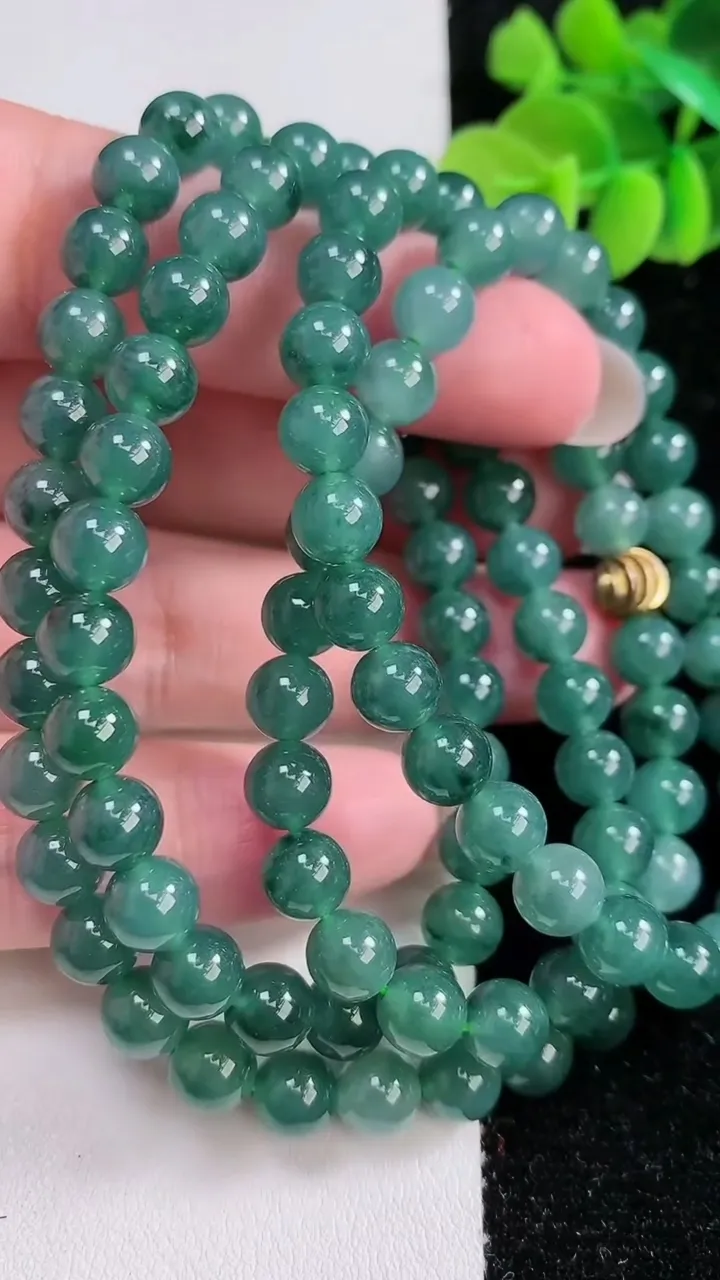 天然A货翡翠圆珠项链，尺寸7-108颗，重:60.30g
12月15日