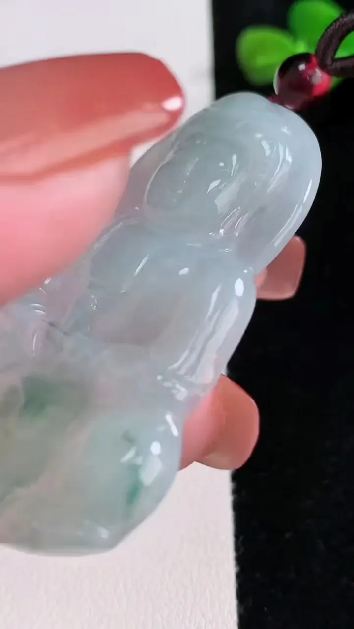 天然A货翡翠飘花观音菩萨吊坠，尺寸55.4-39.6-5.5，重量:22.24g
12月15日