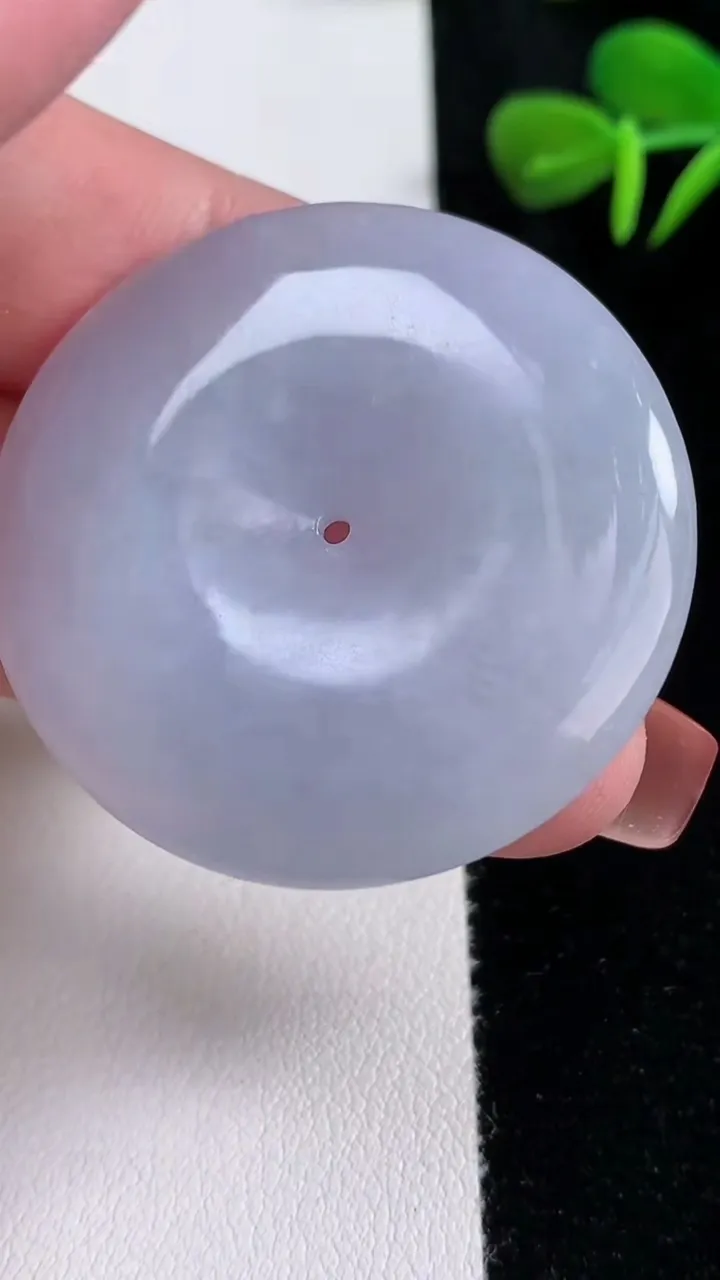 天然A货翡翠紫罗兰平安扣吊坠，尺寸40-5.8，重量:20.23g
12月15日