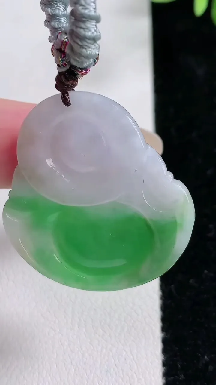 天然A货翡翠佛公吊坠，尺寸34-32-6.2，重:10.44g
12月15日