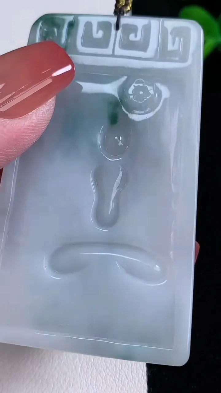 天然A货翡翠飘花普贤菩萨吊坠，尺寸64.2-39.3-5.3，重量:34.68g
12月15日