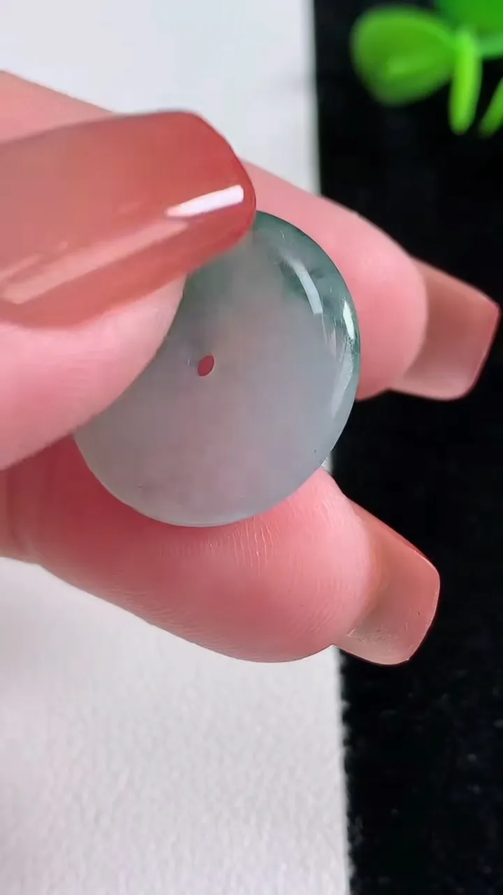 天然A货翡翠冰种飘花平安扣吊坠，尺寸21.2-3.6，重量:3.67g
12月15日