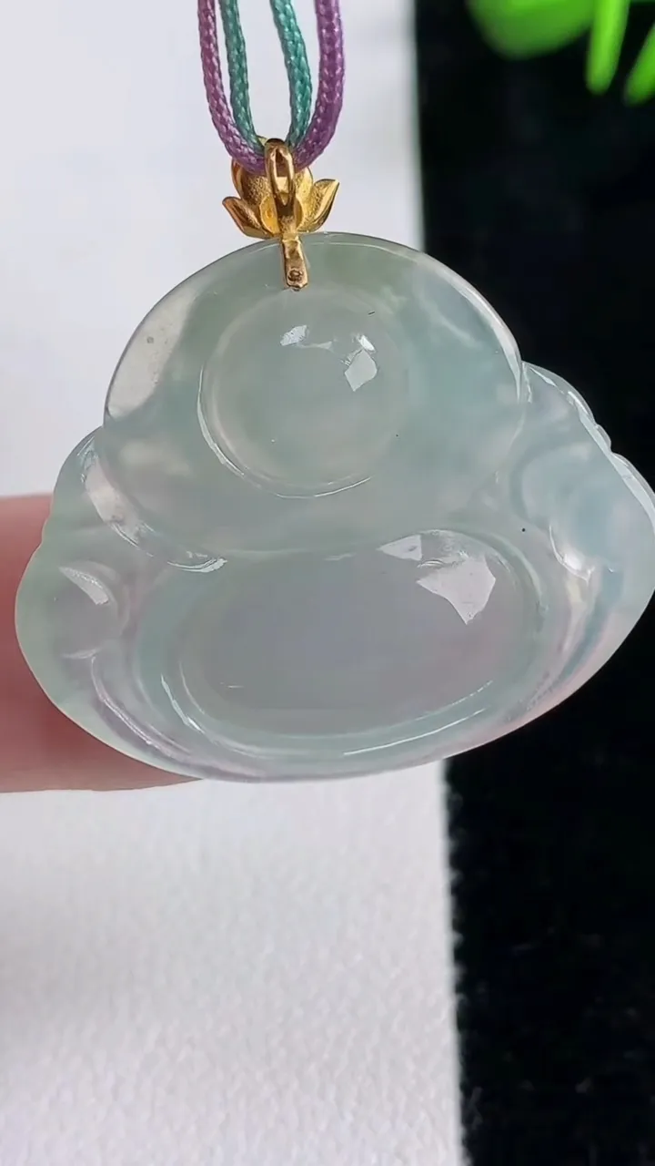 天然A货翡翠佛公吊坠，尺寸24.8-29.3-6，重量:6.44g
12月15日