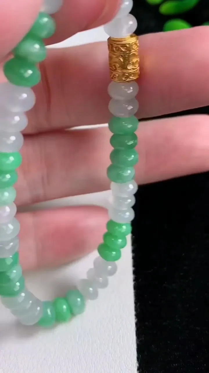天然A货翡翠算盘珠手串，尺寸6.2-3.4-45颗，重量:14.16g12月15日
工厂直销收藏佳品,种好水足，色泽均匀，有种有色，上手高大气！