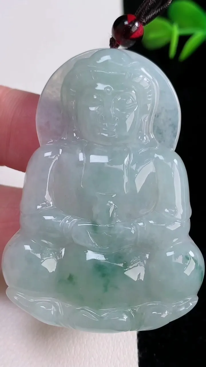 天然A货翡翠飘花观音菩萨吊坠，尺寸55.4-39.6-5.5，重量:22.24g
12月15日