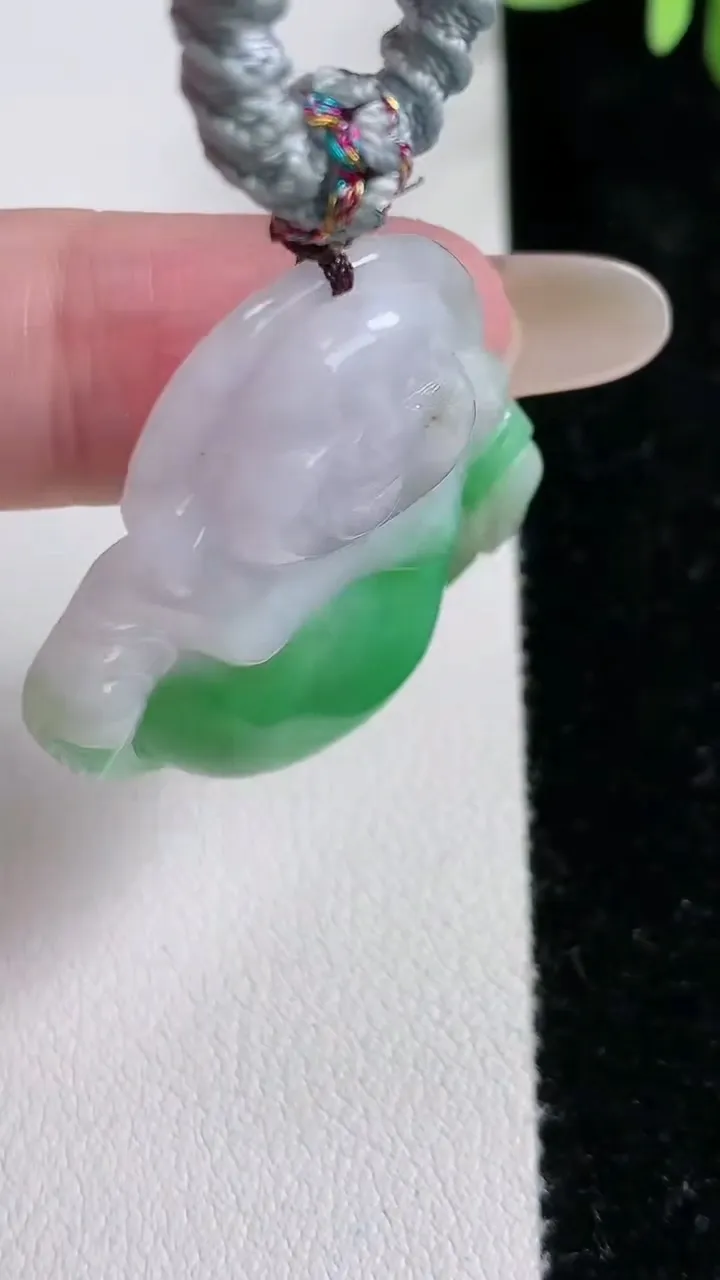 天然A货翡翠佛公吊坠，尺寸34-32-6.2，重:10.44g
12月15日