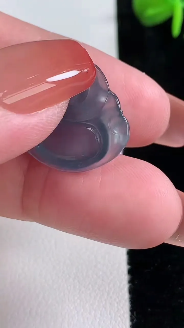 天然A货翡翠佛公吊坠，尺寸19-20.5-4.4，重量:2.72g
12月15日