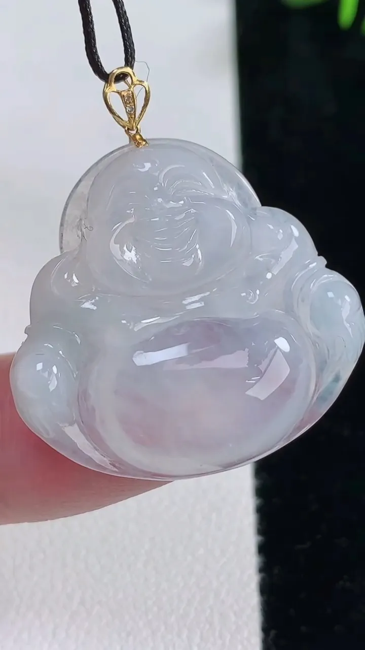 天然A货翡翠种白冰佛公吊坠，尺寸27.2-29-5.3，重量:6.12g
12月15日