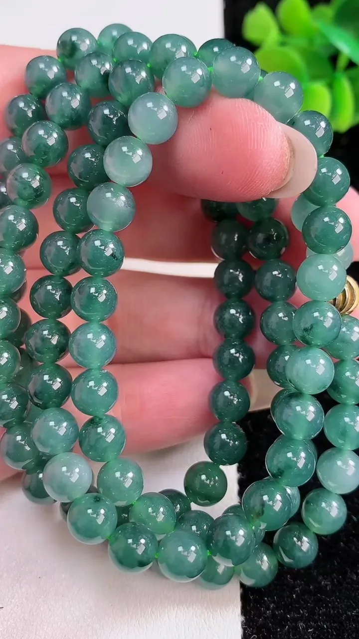 天然A货翡翠圆珠项链，尺寸7-108颗，重:60.30g
12月15日