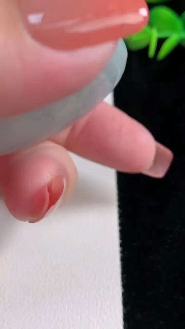 天然A货翡翠复古平安扣吊坠，尺寸44-9.4，重量:41.88g
12月15日