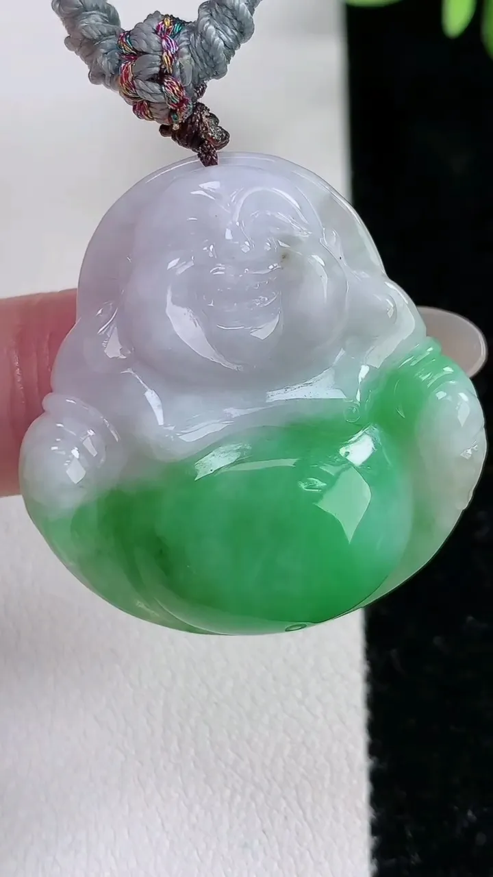 天然A货翡翠佛公吊坠，尺寸34-32-6.2，重:10.44g
12月15日