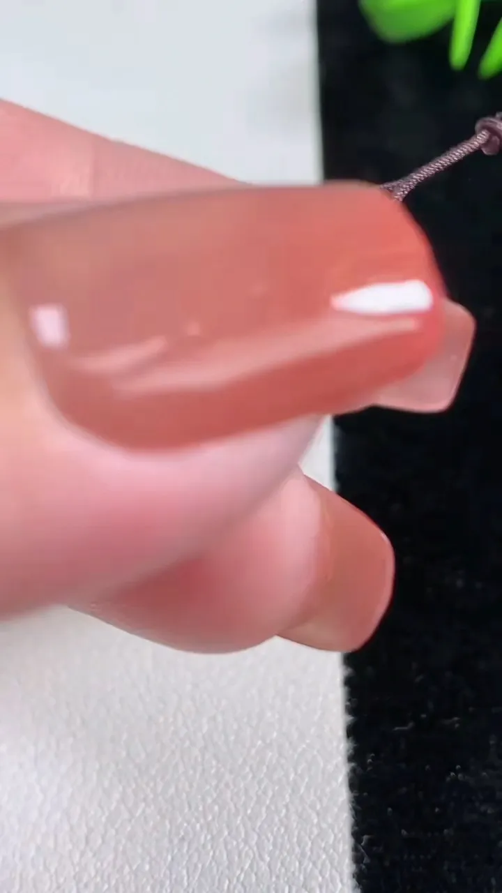 天然A货翡翠平安环吊坠，尺寸24.6-3.9，重量:5.02g
12月15日