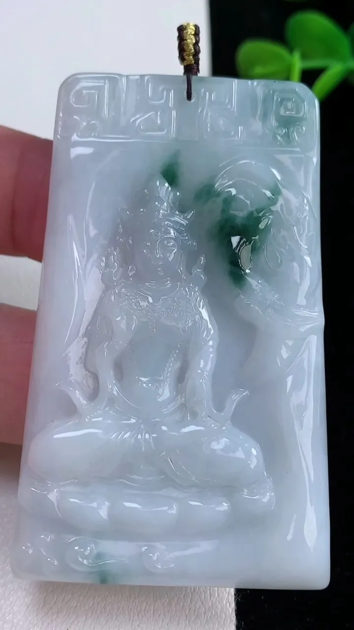 天然A货翡翠飘花普贤菩萨吊坠，尺寸64.2-39.3-5.3，重量:34.68g
12月15日