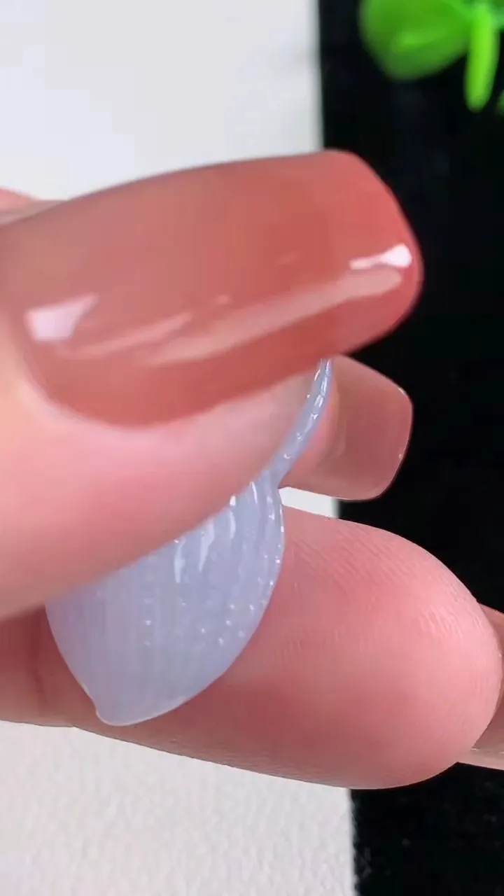 天然A货翡翠紫罗兰花生吊坠，尺寸30.3-15.3-11，重量:9.17g
12月15日