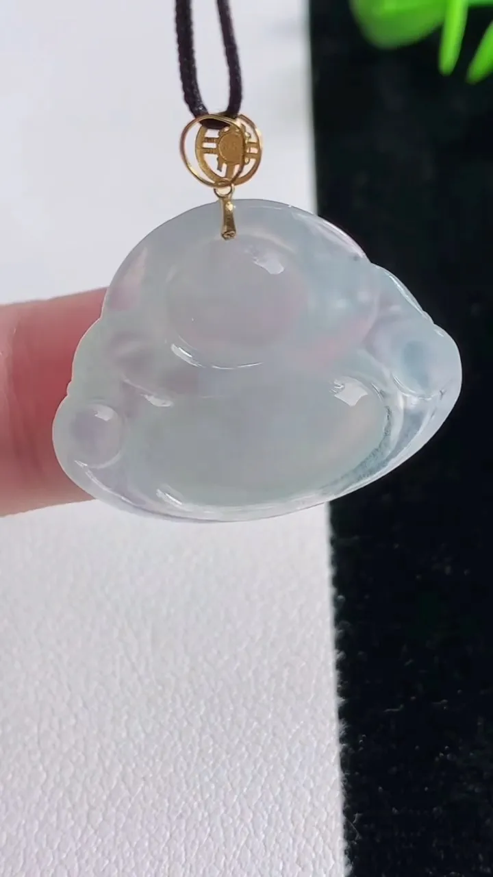 天然A货翡翠种白冰佛公吊坠，尺寸22-27.2-5，重量:4.74g
12月15日