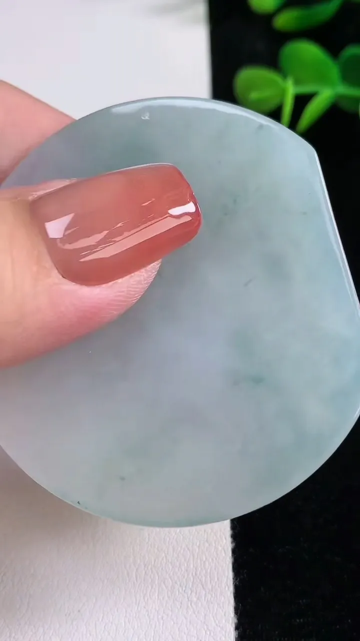 天然A货翡翠冰种飘花文殊菩萨吊坠，尺寸54.6-49.5-5.6，重量:30.38g
12月15日