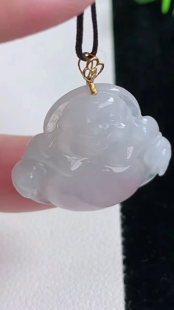 天然A货翡翠种白冰佛公吊坠，尺寸27.2-29-5.3，重量:6.12g
12月15日