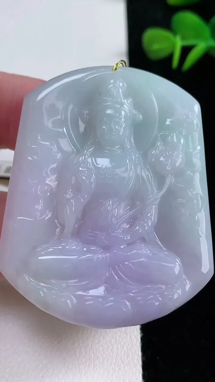 天然A货翡翠紫罗兰大势至菩萨吊坠，尺寸53-42.8-4.6，重量:25.77g
12月16日