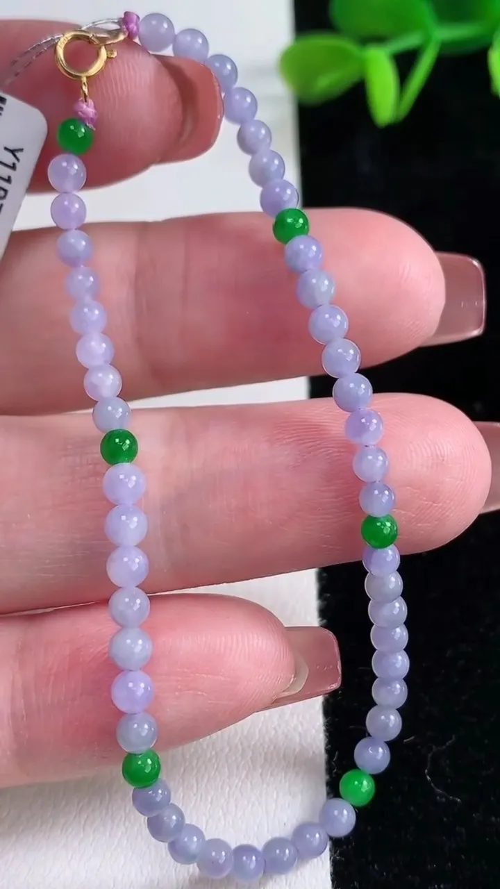 天然A货翡翠双彩紫罗兰小米珠手串，尺寸3.3-52颗，重量:3.36g12月16日
工厂直销收藏佳品,种好水足，色泽均匀，有种有色，上手高大气！