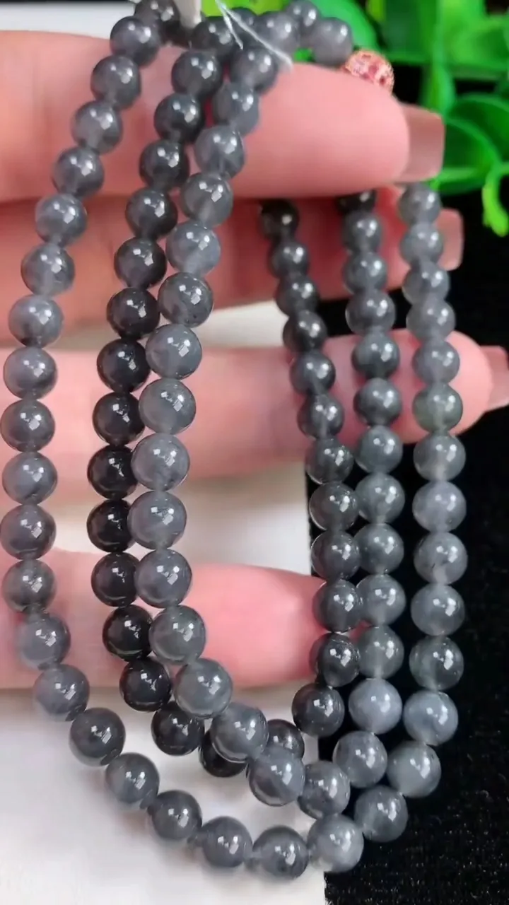 天然A货翡翠墨翠圆珠项链，尺寸6-108颗，重量:42.95g
12月16日