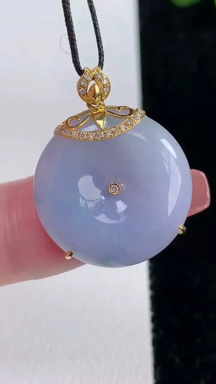 天然A货翡翠18K金紫罗兰平安扣吊坠，尺寸21-4.4，重量:4.78g
12月16日