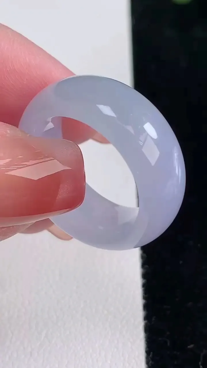 天然A货翡翠紫罗兰指环戒指，尺寸18.2-10-4.3，重量:8.59g2025年12月16日
工厂