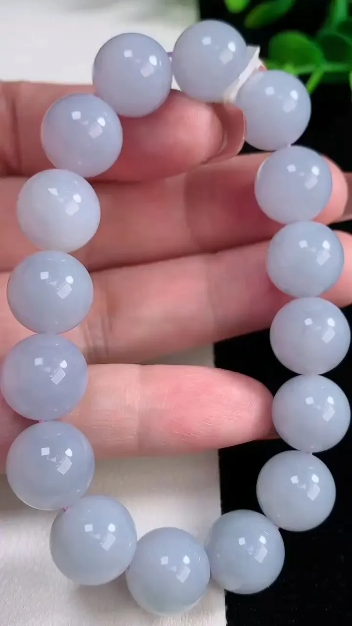 天然A货翡翠紫罗兰圆珠手串，尺寸12.2-16颗，重量:54.43g12月16日
工厂直销收藏佳品,