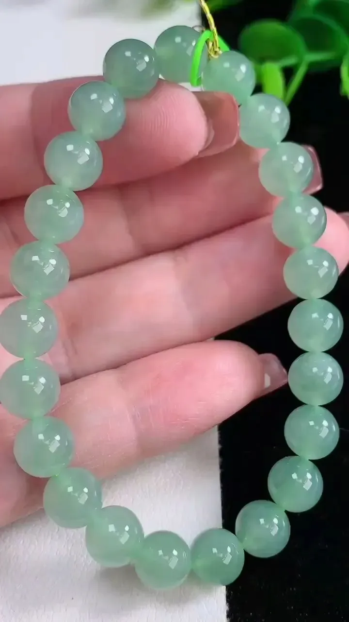 天然A货翡翠圆珠手串，尺寸8-23颗，重量:20.94g12月16日
工厂直销收藏佳品,种好水足，色
