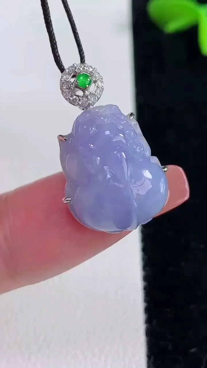 天然A货翡翠18K金紫罗兰貔貅吊坠，尺寸24.2-17.2-14，重量:4.03g
12月16日