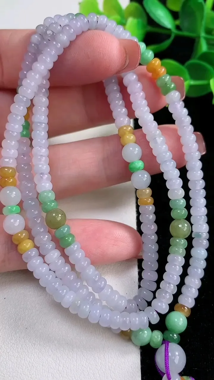 天然A货翡翠三彩算盘珠项链，尺寸4.5-233颗，重:31.04g12月16日
工厂直销收藏佳品,种