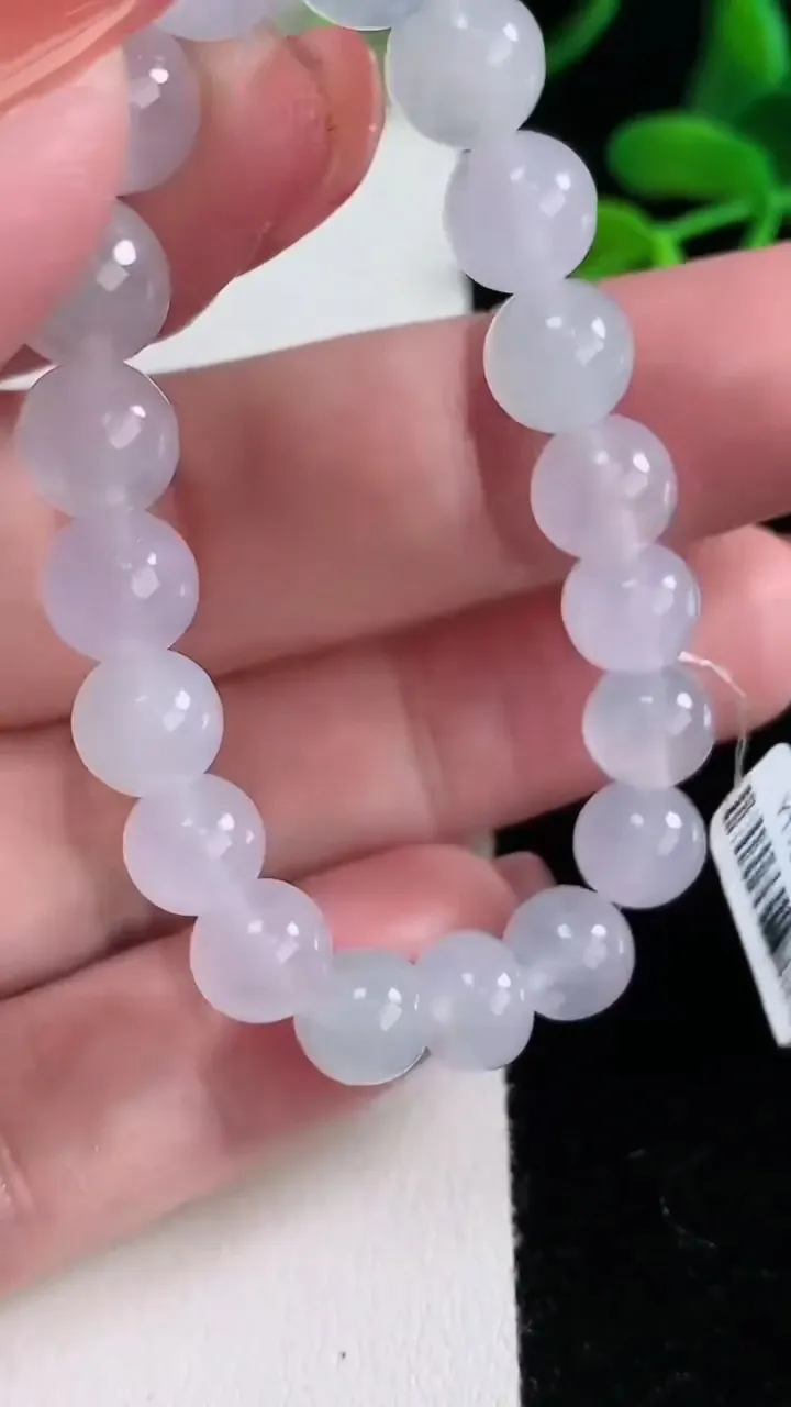 天然A货翡翠种紫罗兰圆珠手串，尺寸7.6-19颗，重量:15.92g12月16日
工厂直销收藏佳品,种好水足，色泽均匀，有种有色，上手高大气！