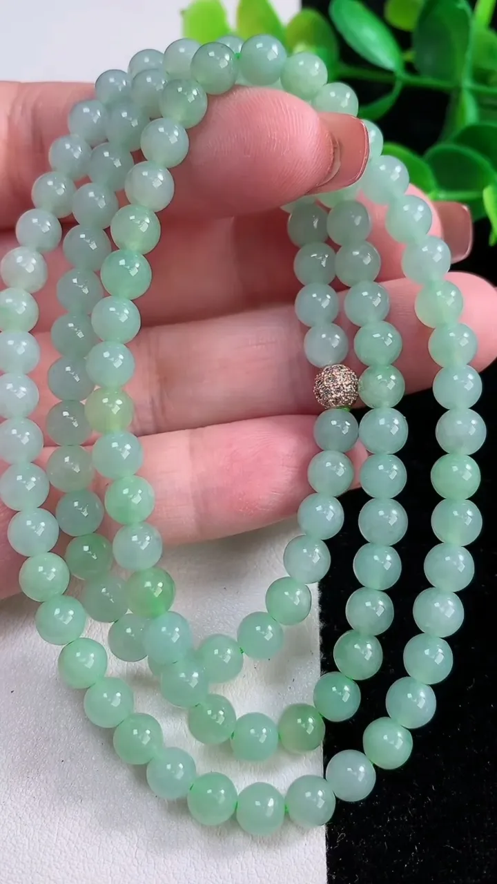 天然A货翡翠圆珠项链，尺寸6-108颗，重:37.44g
12月16日