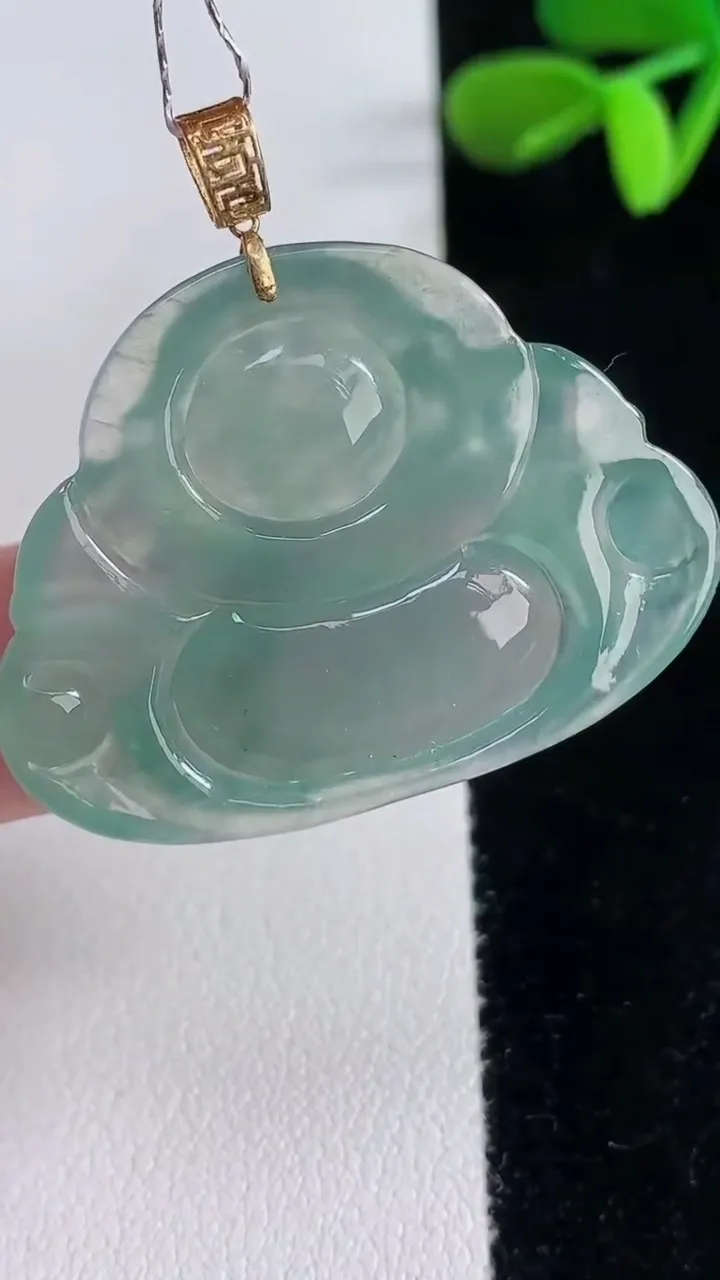 天然A货翡翠佛公吊坠，尺寸27.5-37-6.8，重量:11.43g
12月16日