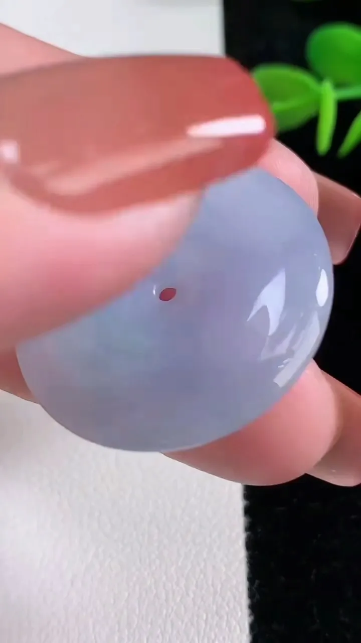 天然A货翡翠紫罗兰平安扣吊坠，尺寸30.6-5.2，重量:10.18g
12月16日