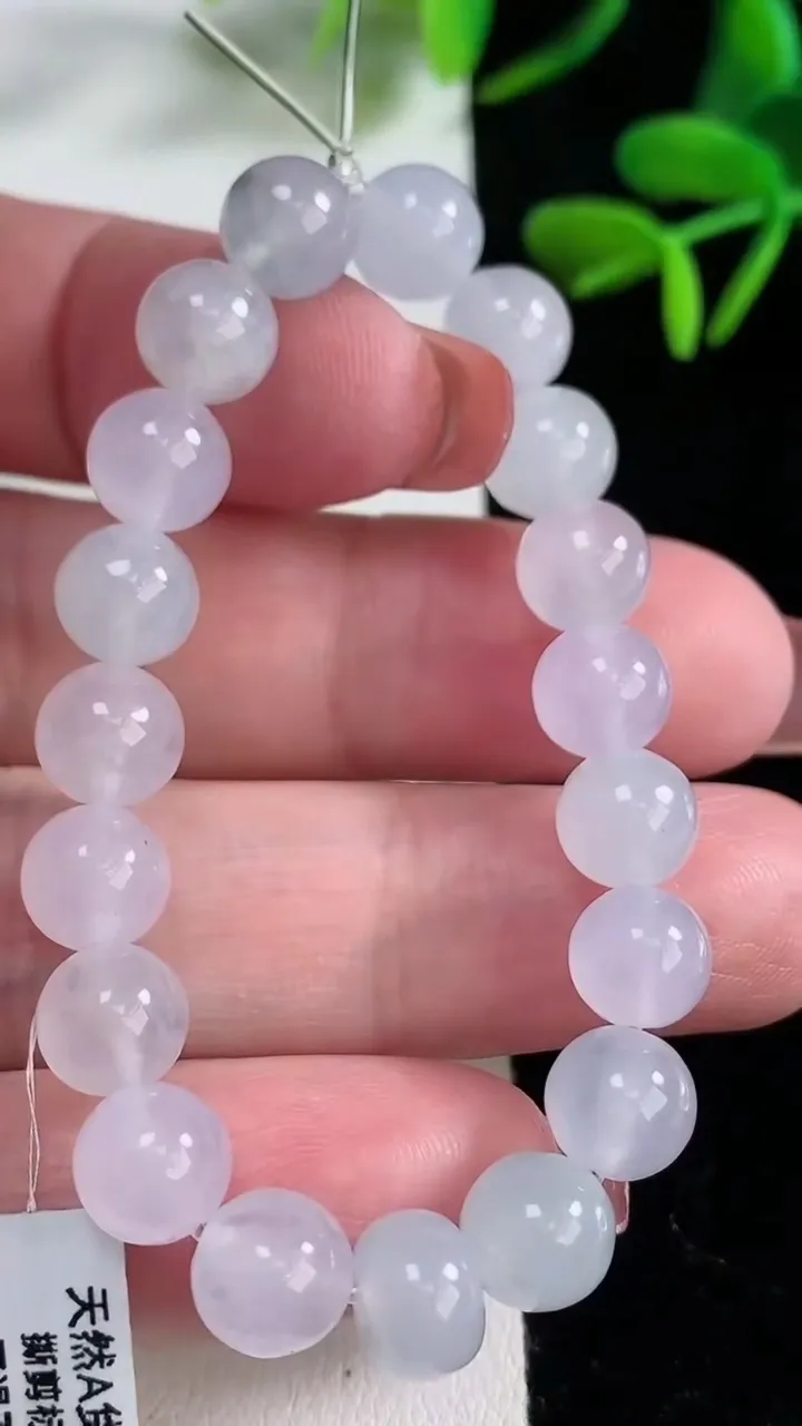 天然A货翡翠种紫罗兰圆珠手串，尺寸7.6-19颗，重量:15.92g12月16日
工厂直销收藏佳品,种好水足，色泽均匀，有种有色，上手高大气！