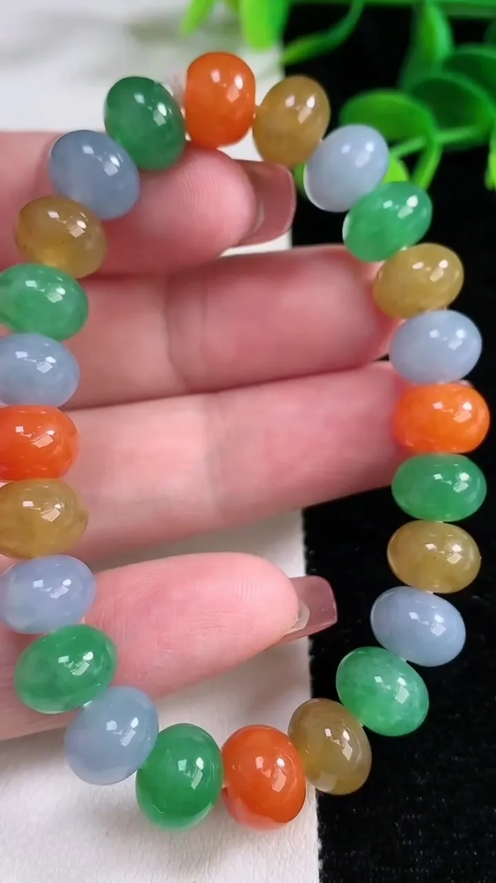 天然A货翡翠四彩算盘珠手串，尺寸10-6.7-24颗，重量:33.41g12月16日
工厂直销收藏佳