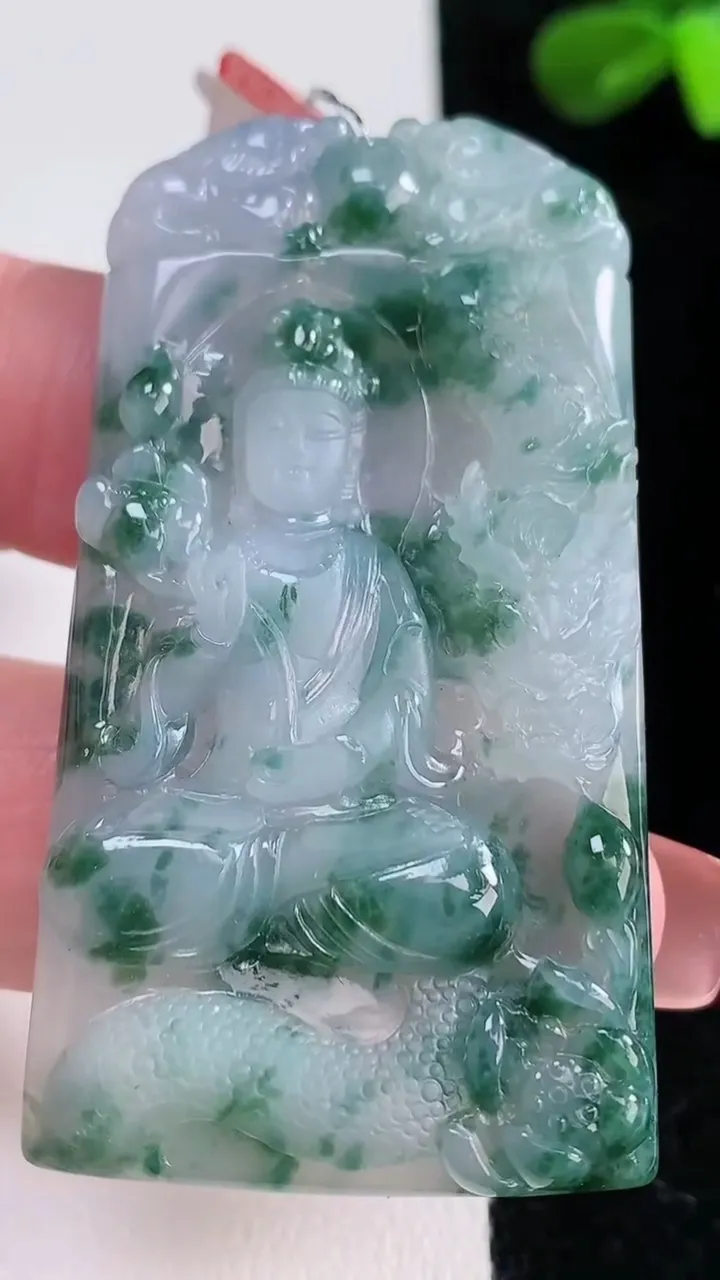 天然A货翡翠冰种紫罗兰飘花祥龙大势至菩萨吊坠，尺寸55.7-30.5-5.7，重量:24.57g
1