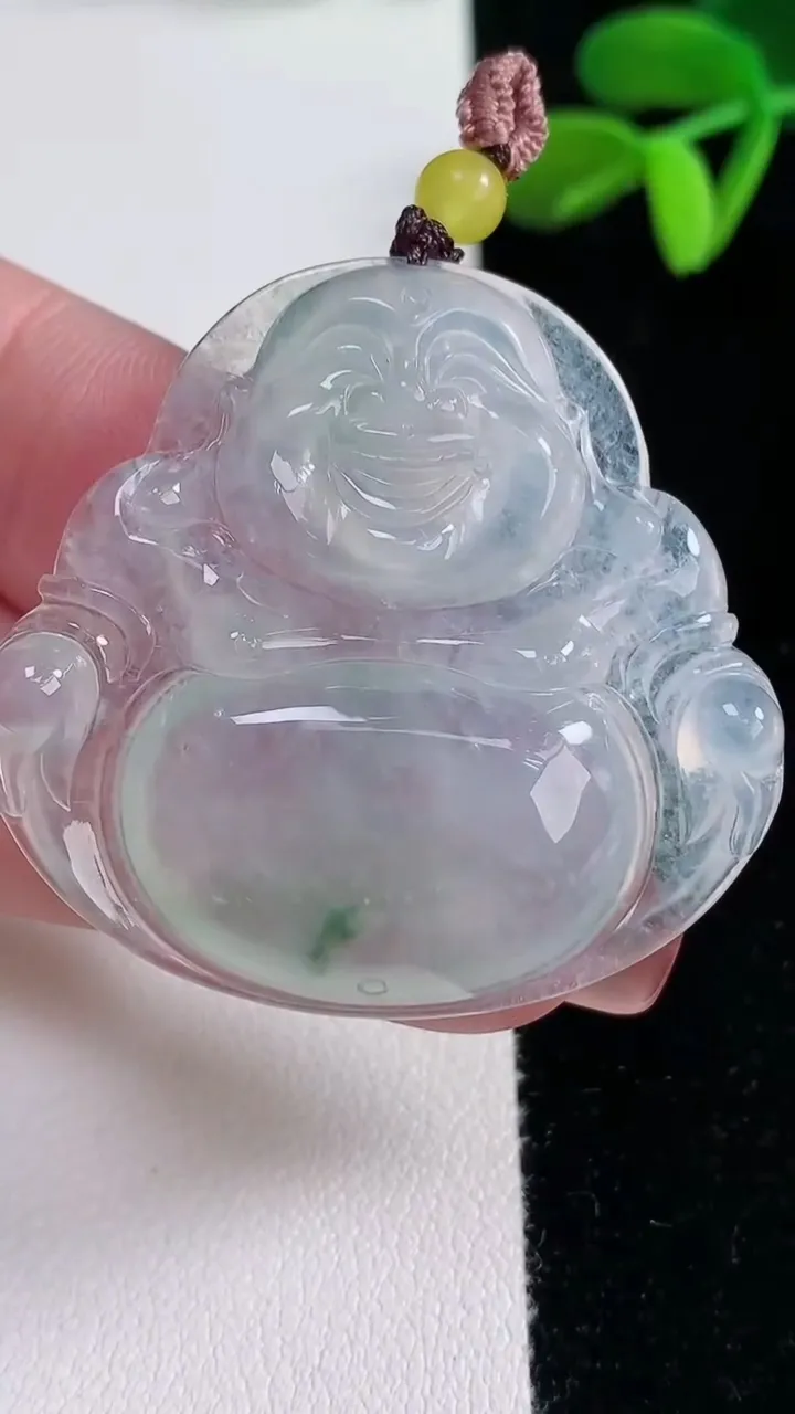 天然A货翡翠种飘花佛公吊坠，尺寸38.3-40.6-6，重量:14.57g
12月16日