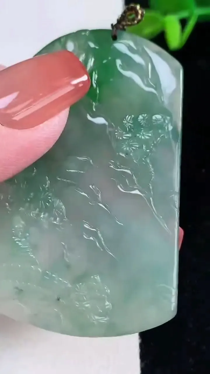 天然A货翡翠山水牌吊坠，尺寸57.8-43.3-6，重量:34.30g
12月16日