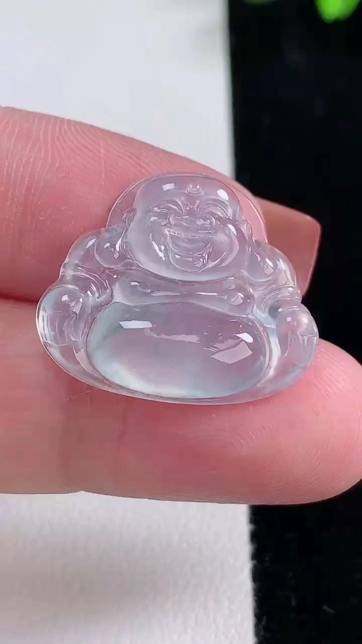 天然A货翡翠冰种飘花佛公吊坠，尺寸19.5-23.8-4.3，重量:3.05g
12月16日