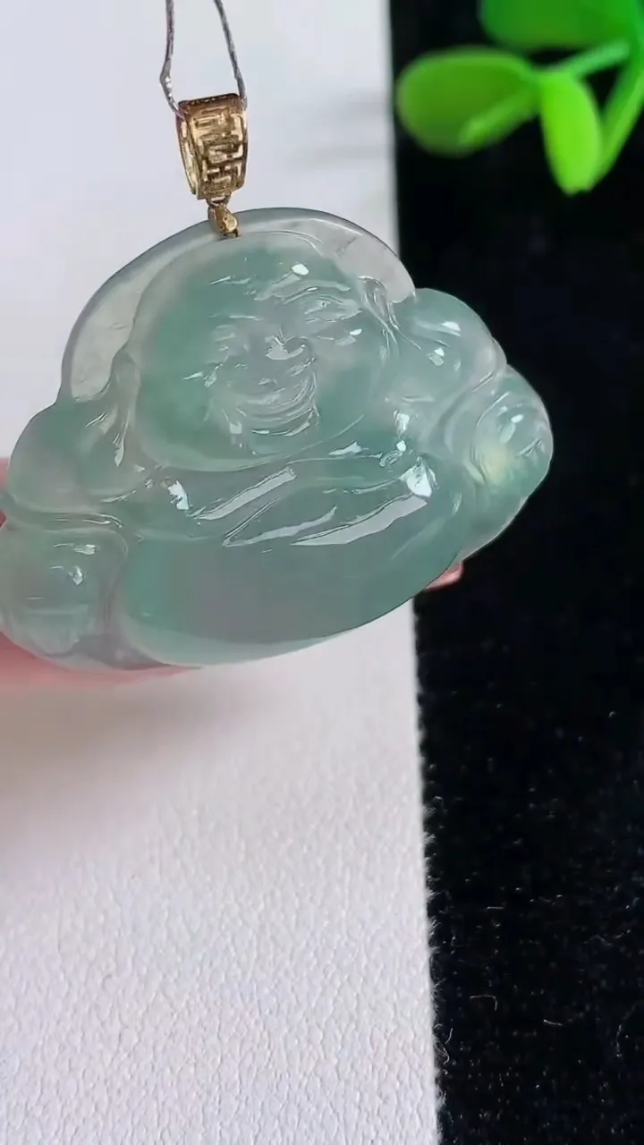 天然A货翡翠佛公吊坠，尺寸27.5-37-6.8，重量:11.43g
12月16日