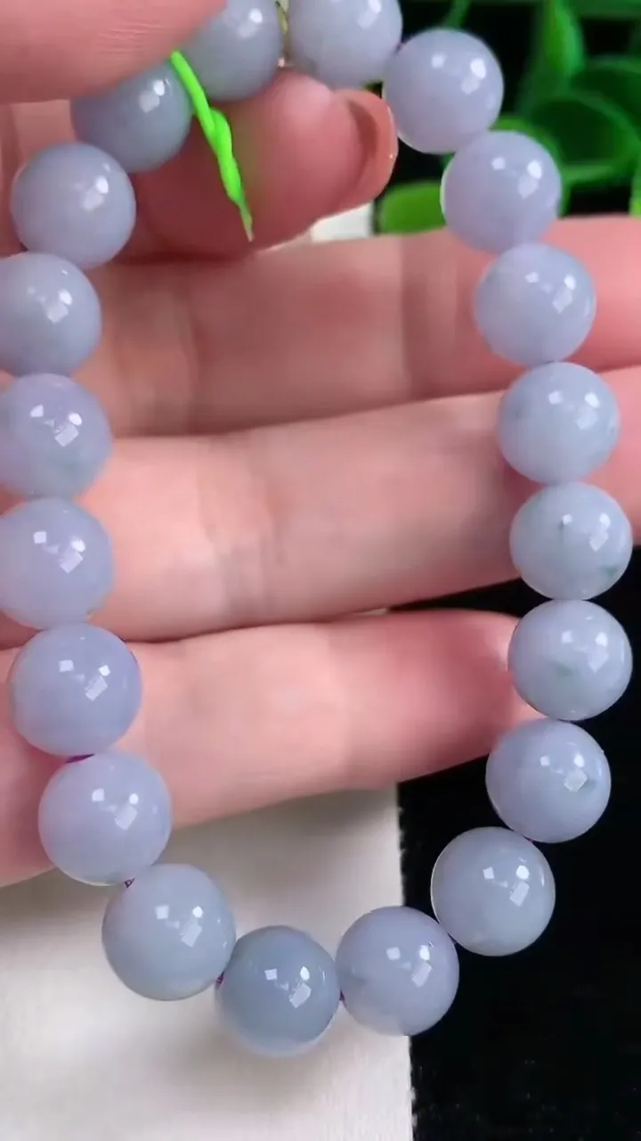 天然A货翡翠紫罗兰圆珠手串，尺寸9.6-20颗，重量:30.81g12月16日
工厂直销收藏佳品,种好水足，色泽均匀，有种有色，上手高大气！