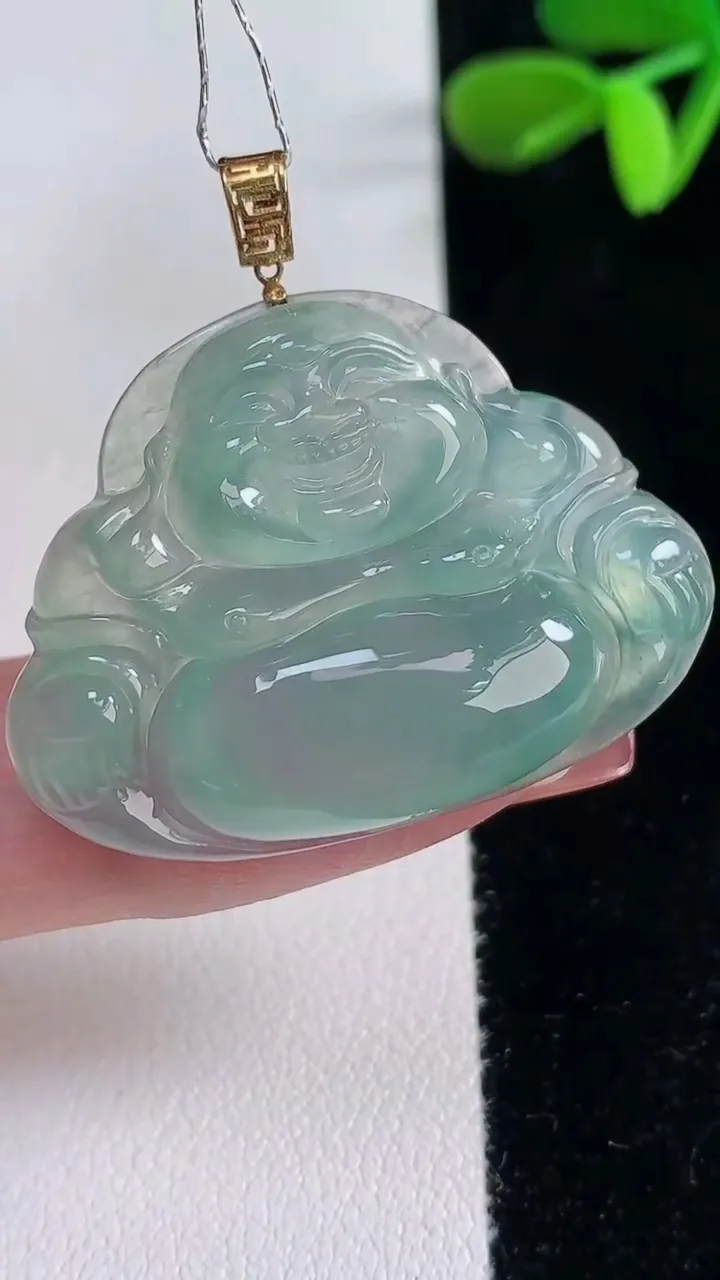 天然A货翡翠佛公吊坠，尺寸27.5-37-6.8，重量:11.43g
12月16日