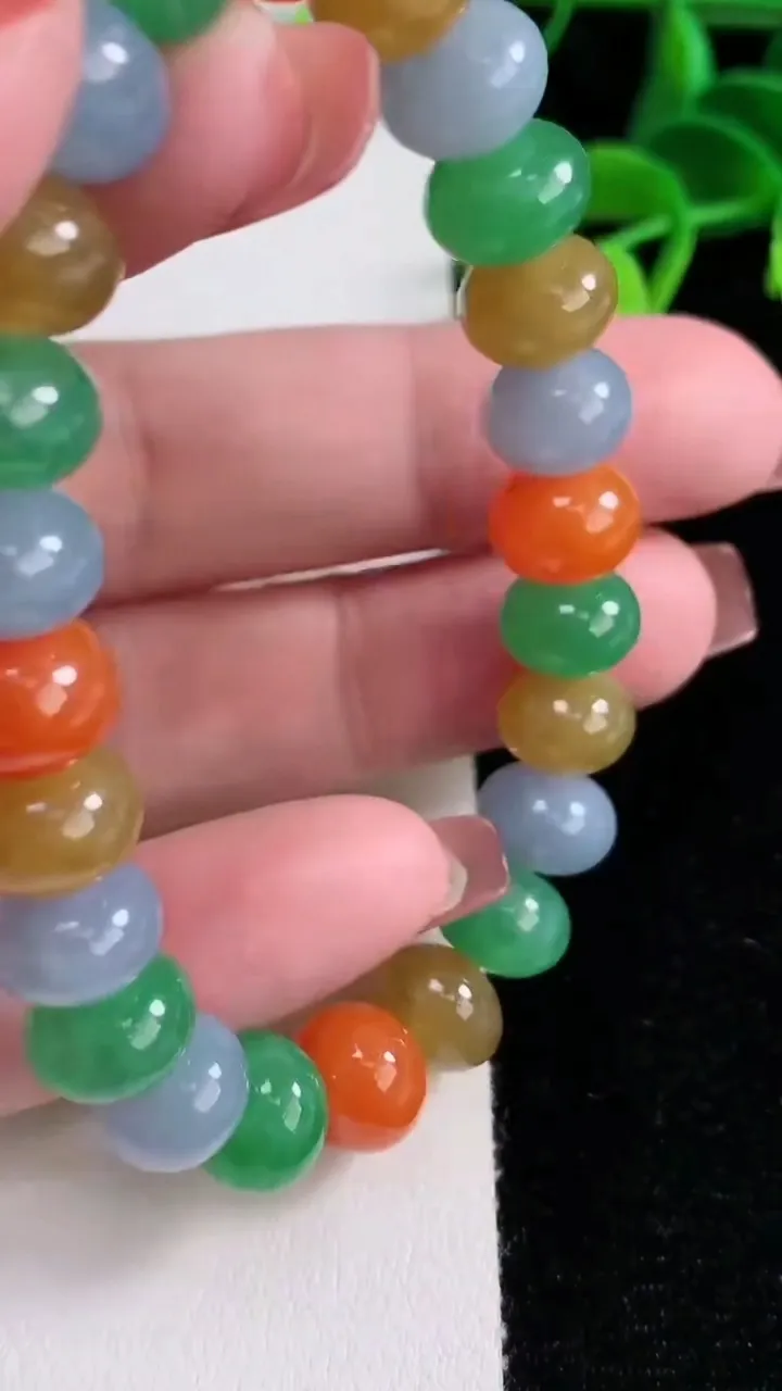 天然A货翡翠四彩算盘珠手串，尺寸10-6.7-24颗，重量:33.41g12月16日
工厂直销收藏佳品,种好水足，色泽均匀，有种有色，上手高大气！