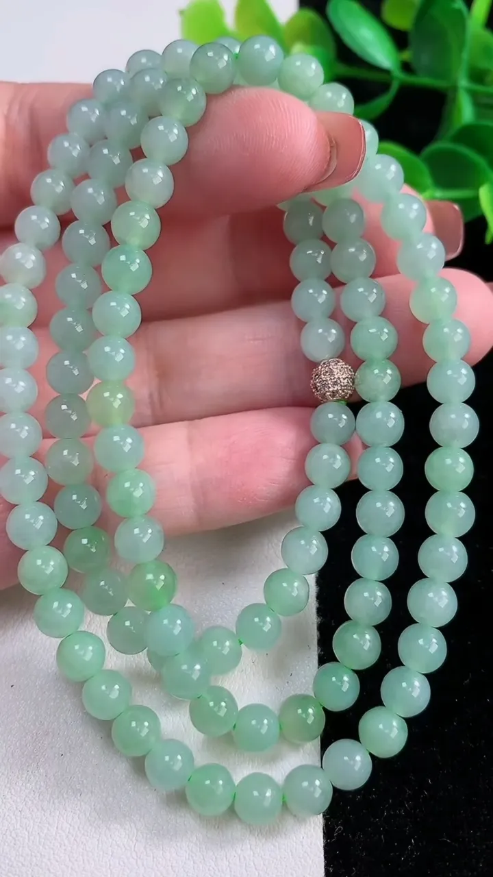 天然A货翡翠圆珠项链，尺寸6-108颗，重:37.44g
12月16日